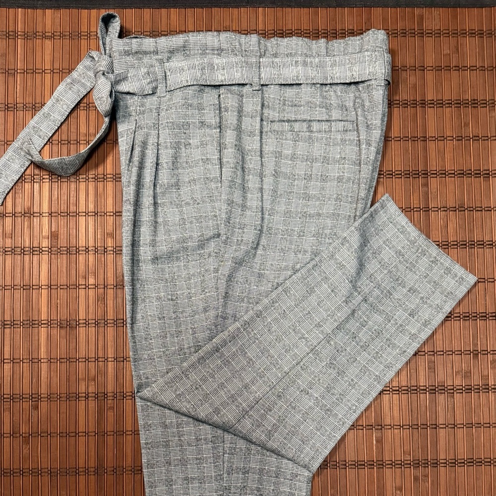 Liz Claiborne Gray Dress Pants with Classic Straight-Leg Cut